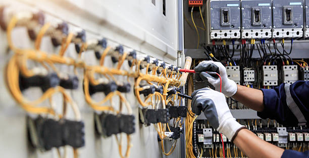 Professional Electrician technician working in Livingston, AL